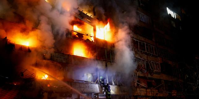 EN DIRECT, guerre en Ukraine : une centrale de Kiev touchée par une frappe russe, sans alerte précoce, selon Volodymyr Zelensky