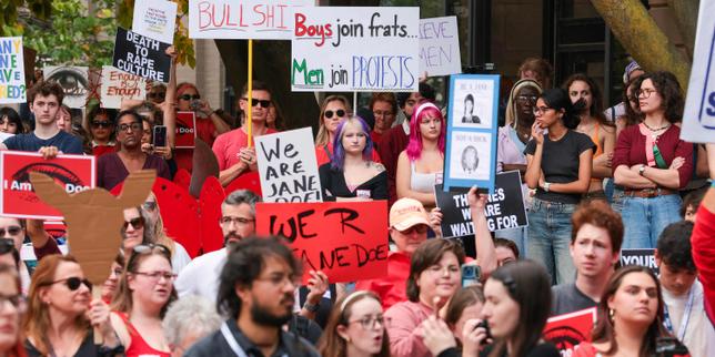 Affaire de viol collectif à l’université de Cornell : l’établissement suspend les fêtes des fraternités, ces associations étudiantes masculines