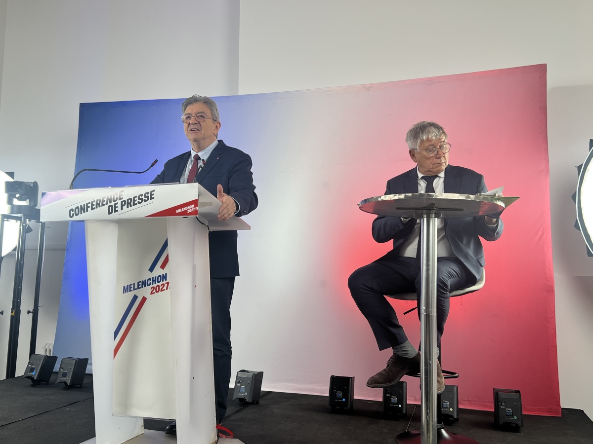 Jean-Luc Mélenchon promet une pression fiscale maximale sur les riches et sur les grandes entreprises en 2027